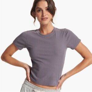 Vuori Pose Fitted Tee - Sawyer XS